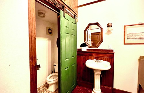 Bisbee Hotel | Guest Favorite: Hotel La More at The Bisbee Inn with Breakfast