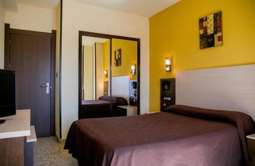 Iznalloz Hotel | Discover Hotel La Nava: Pet Friendly & Family Welcoming