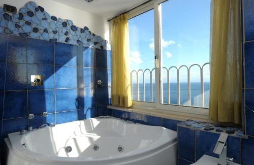 Pogerola Hotel | Oceanfront Retreat at Hotel La Ninfa with Breakfast Included