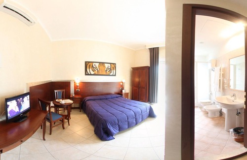 Cassino Hotel | Eco-Friendly Hotel La Pace - Rated 9.2/10 with Hot Tub