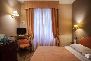 Pisa City Centre Hotel | Eco-Friendly Hotel La Pace with Delicious Breakfast & Hot Tub