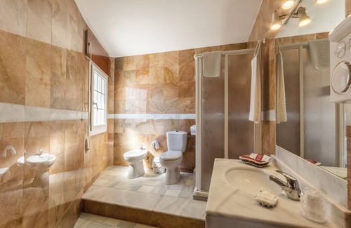 Rota Hotel | Discover Comfort at Hotel La Parrita with Spa & Breakfast