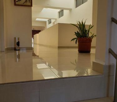 San Diego Hotel | Pet-Friendly Comfort at Hotel La Pequena Valencia
