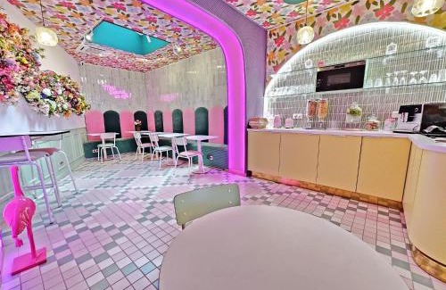 Bercy Hotel | Discover Hotel La Petite Rosa: Family-Friendly & Accessible