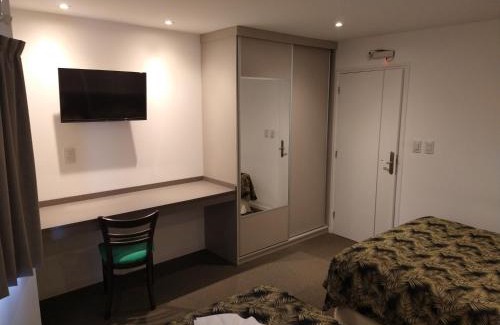Oncativo Hotel | Guest Rated: Hotel La Posta with Breakfast & Accessibility