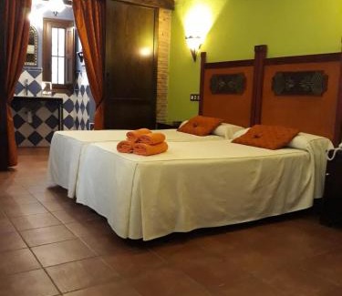 Gea de Albarracin Hotel | Discover Hotel La Realda: Family-Friendly Comfort Awaits