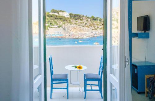Castro Marina Hotel | Discover Hotel La Roccia: Oceanfront Retreat with Hot Tub