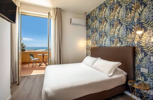 Quartiere XXXIII Lido di Ostia Ponente Hotel | Relax at Hotel La Scaletta with Ocean Views & Spa Access