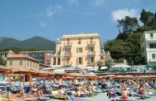 Cinque Terre Hotel | Oceanfront Hotel La Spiaggia: Guest Rated 9/10 & Breakfast