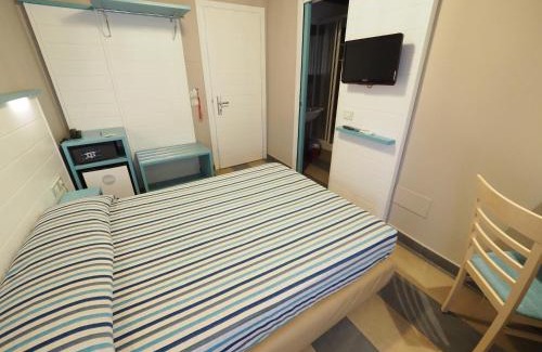 Cinque Terre Hotel | Oceanfront Hotel La Spiaggia: Guest Rated 9/10 & Breakfast