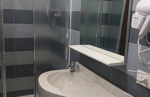 Formigine Hotel | Cozy HOTEL LA TORRE: Family-Friendly with Breakfast Included