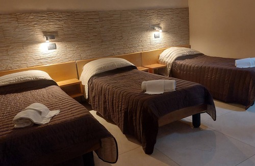 Formigine Hotel | Cozy HOTEL LA TORRE: Family-Friendly with Breakfast Included