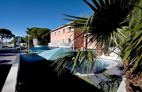Carry-le-Rouet Hotel | Relax at Hotel La Tuiliere with Oceanfront Pool Access