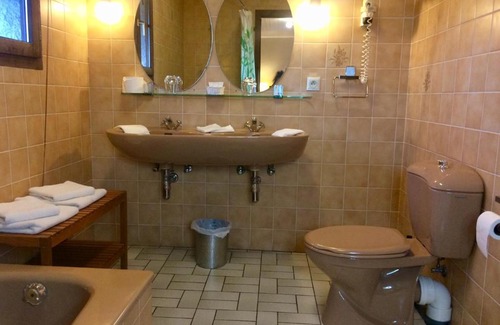Virton Hotel | Cozy Hotel La Venerie: Pet-Friendly with Delicious Dining