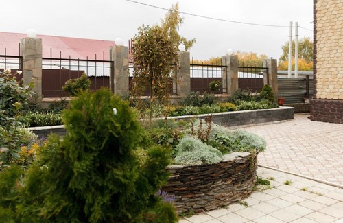 Gorokhovets Hotel | Discover Hotel Labirint: Family-Friendly with Hot Tub