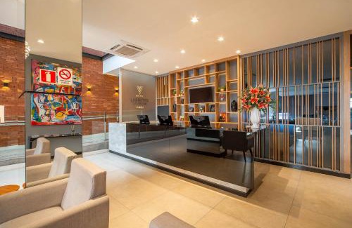 Cidade Alta Hotel | Pet-Friendly Hotel Laghetto Estação with Hot Tub & Dining