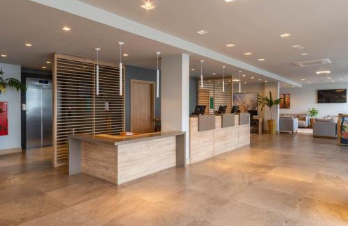 Bairro Lago Negro Hotel | Experience Hotel Laghetto Fratello: 4-Star Oceanfront Retreat