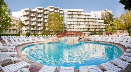 Albena Hotel | Discover Hotel Laguna Mare: Beachfront Retreat with Pool