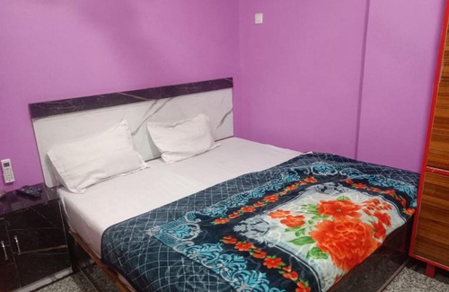 Kasganj Hotel | Discover Hotel Lakhdatar: Family-Friendly Stay with Breakfast