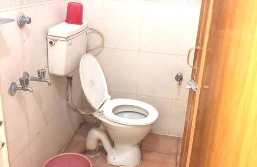 Dwaraka Nagar Hotel | Budget-Friendly Stay at Hotel Lakshmi Residency with Breakfast
