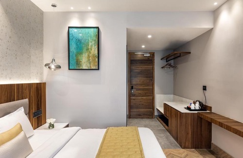 Jind Hotel | Experience Comfort at Hotel Lakshya Inn - 4-Star Family Stay