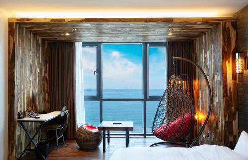Haeundae Hotel | Oceanfront Hotel Laon: Rated 8/10 with Hot Tub & Views