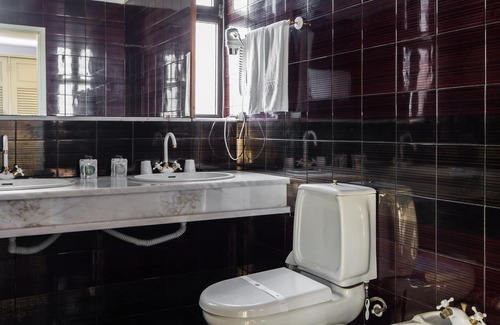 Valenca Hotel | Discover Comfort at Hotel Lara with Pool & Spa Amenities