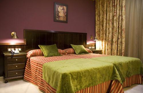 Puente Genil Hotel | Discover Hotel Las Acacias: Top-Rated Family Getaway