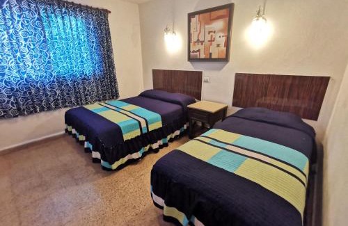 Centro Hotel | Welcoming Hotel Las Dalias Inn: Pool and Breakfast Included