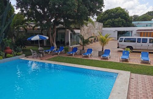 Centro Hotel | Welcoming Hotel Las Dalias Inn: Pool and Breakfast Included
