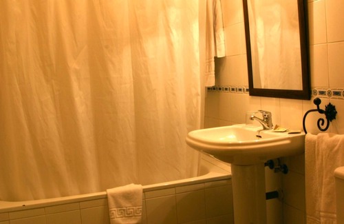 Priego de Cordoba Hotel | Inviting Hotel Las Rosas: Spa & Family-Friendly Amenities