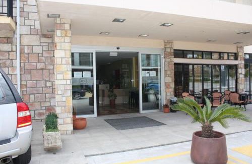 Covas Hotel | Relax at Hotel Las Sirenas: Pool, Hot Tub & Breakfast Included