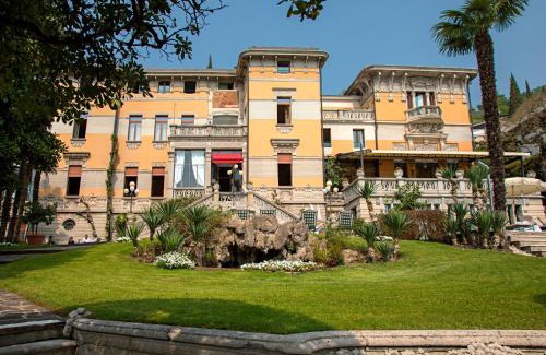 Salo Hotel | Oceanfront Retreat at Hotel Laurin - 4-Star with Pool