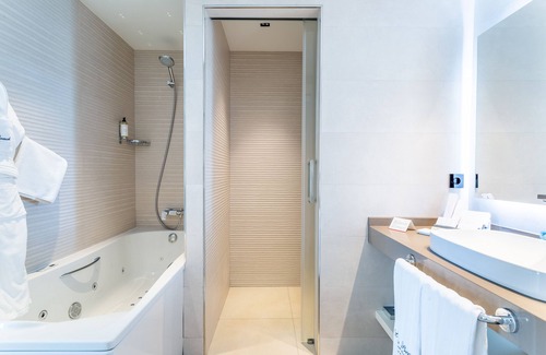 Matagorda Hotel | Elegant Hotel Lava Beach: Guest Rated 9.8 with Spa & Pool