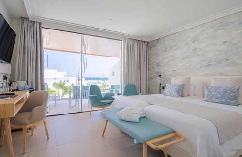Matagorda Hotel | Elegant Hotel Lava Beach: Guest Rated 9.8 with Spa & Pool