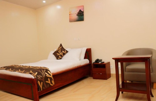 Cocody Hotel | Delightful Hotel Laval: Breakfast Included & Family-Friendly