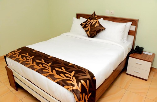 Cocody Hotel | Delightful Hotel Laval: Breakfast Included & Family-Friendly