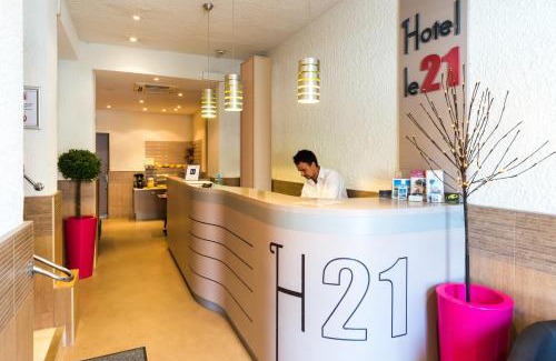 Saint-Raphael Hotel | Family-Friendly Hotel Le 21 with Great Guest Ratings