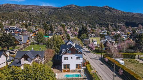 San Carlos de Bariloche Hotel | Hotel Le Charme: Guest Rated 9.9 with Pool & Parking