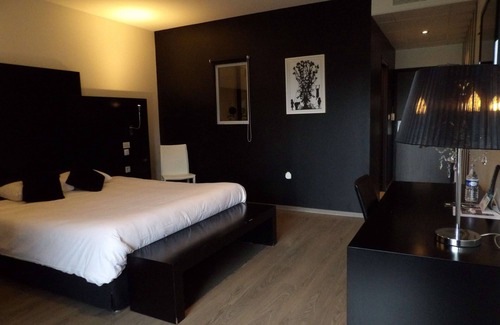 Bedee Hotel | Book Your Stay at Hotel le Broceliande - Rated 9/10!