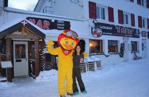 La Feclaz Hotel | Discover Hotel Le Central: Pet-Friendly with Family Amenities