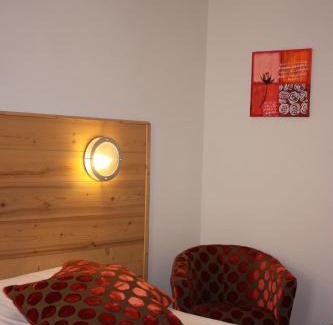 Gresse-en-Vercors Hotel | Relax at Hotel le Chalet: Pool, Spa & Oceanfront Bliss