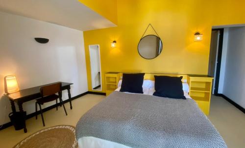 Ars-en-Re Hotel | Comfortable Stay at Hotel Le Clocher with Great Amenities