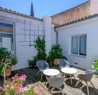Ars-en-Re Hotel | Comfortable Stay at Hotel Le Clocher with Great Amenities