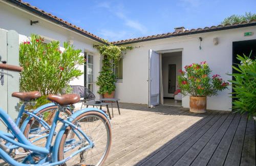 Ars-en-Re Hotel | Comfortable Stay at Hotel Le Clocher with Great Amenities