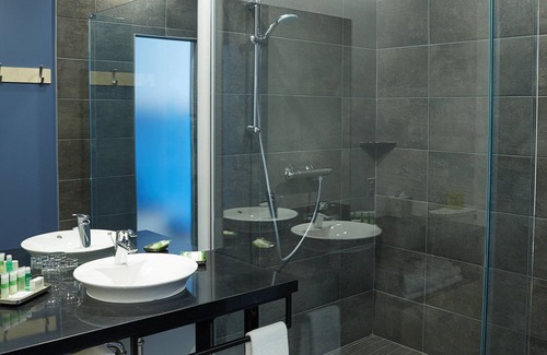 Ville-Marie Hotel | Top-Rated Hotel Le Dauphin in Montreal with Unique Amenities