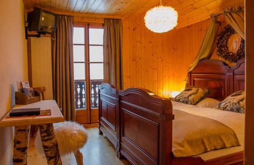 St. Luc Hotel | Highly Rated Hotel Le Grand Chalet Favre with Family Amenities