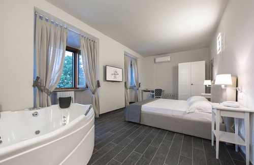 Montaione Hotel | Discover Hotel le Macine: Spa Retreat with High Ratings