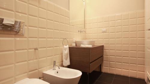 Genoa Historical Centre Hotel | Pet-Friendly Hotel Le Nuvole: Top-Rated Stay with Dining
