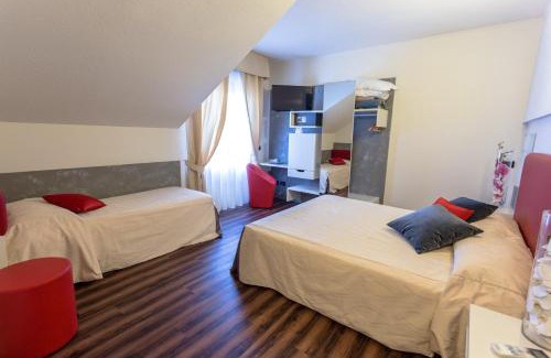 Dormelletto Hotel | Discover Hotel Le Palme: Spa Retreat with Top Guest Ratings